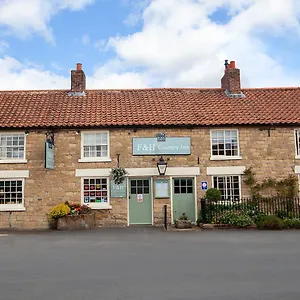 Inn The Fox And Hounds Country